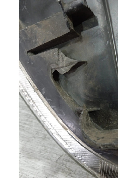 Farol Direito Xsara Picasso 2001 - 2007 / Detalhe Direito