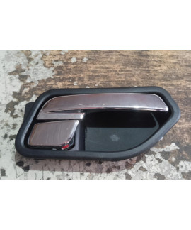 Maçaneta Interna Traseira Direita Jac T5 2016 2017 2018 Traseira Maçaneta Interna Traseira Direita Jac T5 2016 2017 2018 Traseira