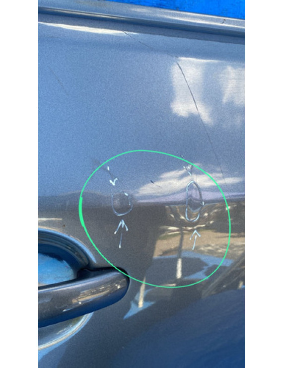 Porta Traseira Direita Vw Tiguan 2010 A 2014 Detalhe Traseira Direita Preto