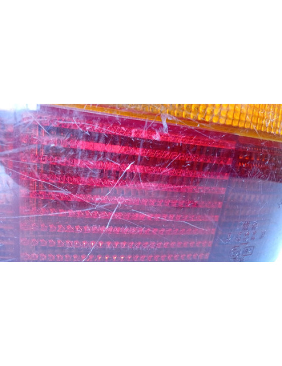 Lanterna Direita Ford Mondeo Sedan 1994 1995 1996 Direito/passageiro Vermelho