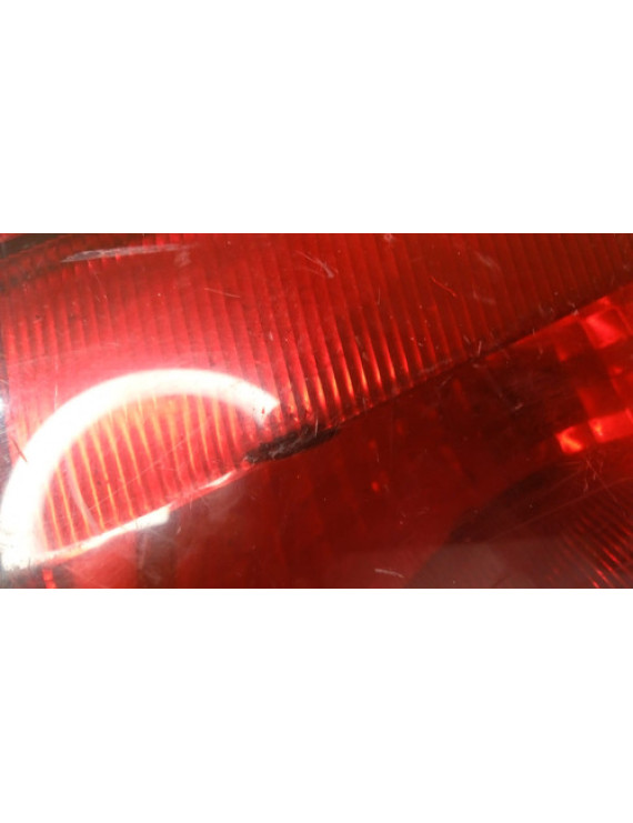 Lanterna Direita Astra Sedan 2003 - 2011 Detalhe Direito/passageiro Vermelho