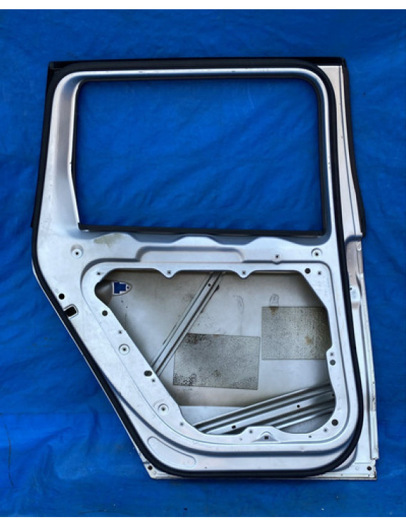 Porta Traseira Esquerda Passat Variant 2011 A 2015 / Detalhe Traseira Esquerdo Prateado