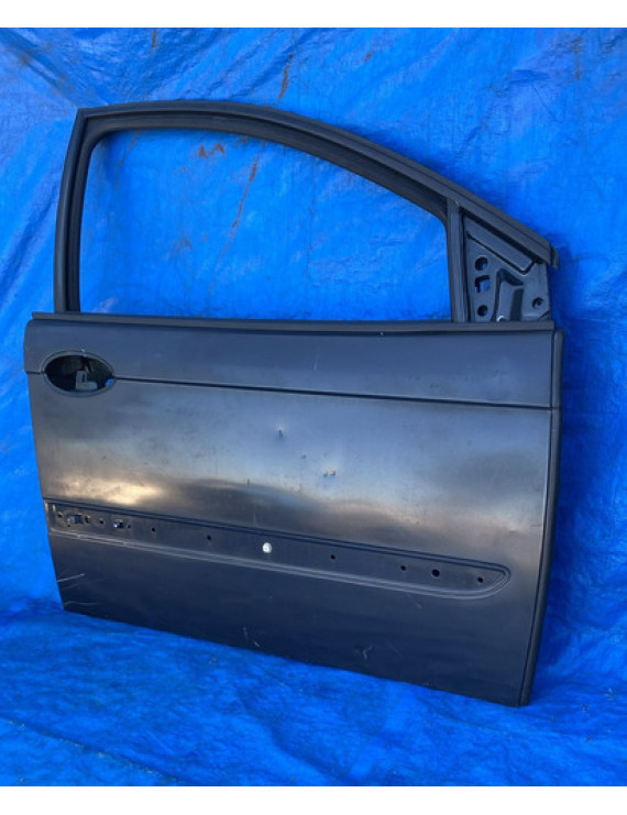 Porta Dianteira Direita C5 2001 - 2005 / Detalhe Dianteira Direita