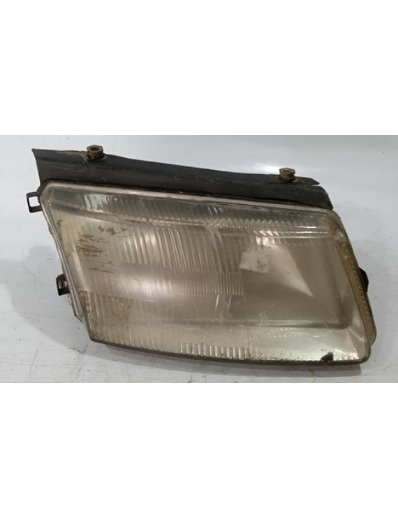 Farol Direito Passat B5 1997 1998 1999 2000 / Detalhe Direito