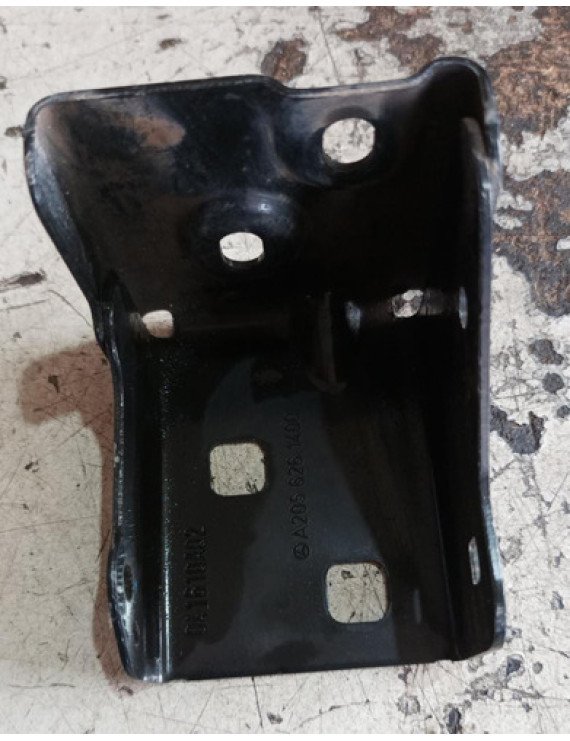 Angulo De Fixação Lado Direito Mercedes C180 C300 2015