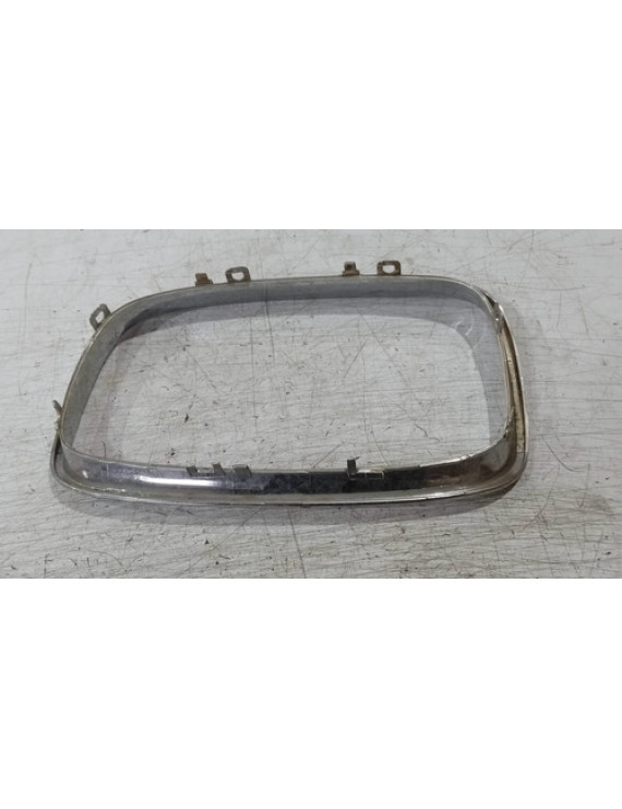 Moldura Cromada Grade Dianteira Bmw 135i 2015 Fosco