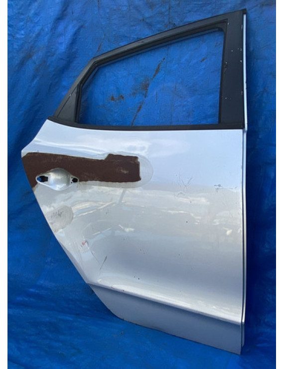 Porta Traseira Direita Ix35 2013 A 2017 / Detalhe Traseira Direita Prateado