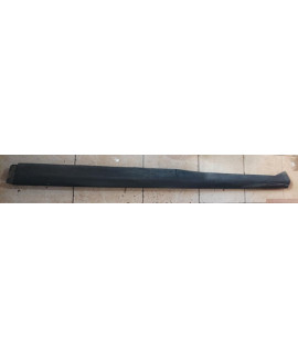 Spoiler Lateral Direito Caravan 2009 Preto