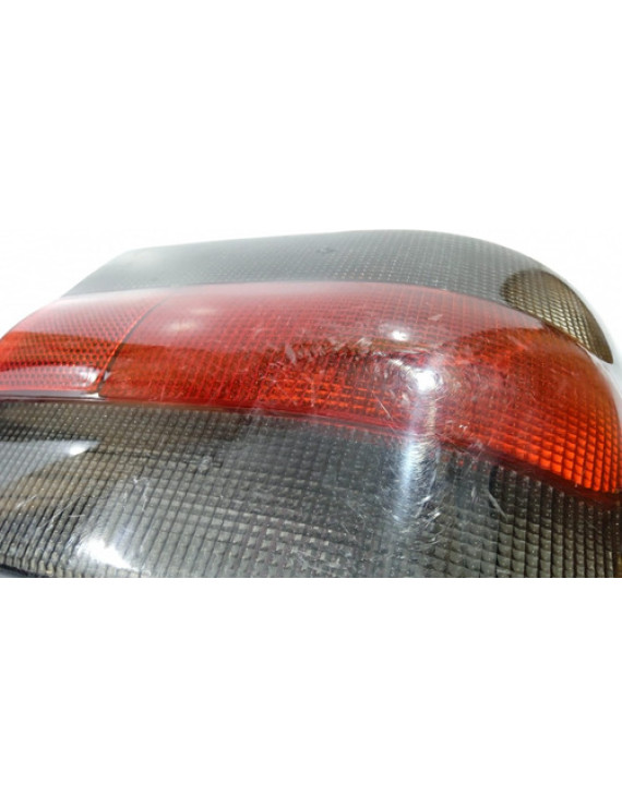 Lanterna Direita Renault 19 1991 1992 1993 1994 Avaria Direito/passageiro Vermelho