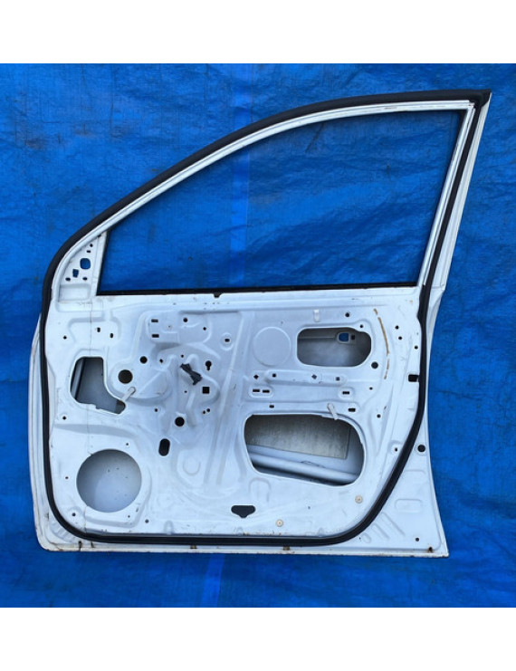 Porta Dianteira Direita Lifan 620 2011 A 2016 Detalhe Dianteira Direita Branco