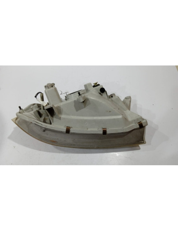 Farol Esquerdo Suzuki Swift 1995 / Detalhe Esquerdo