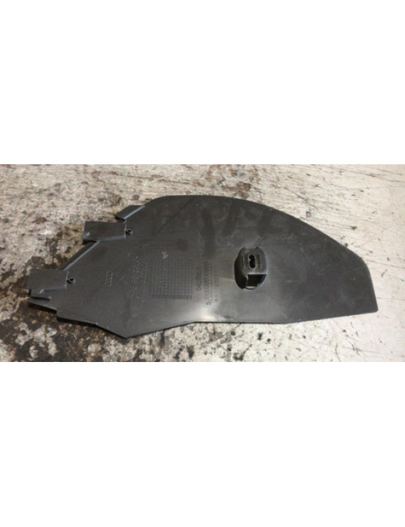 Acabamento Lateral Lado Direito Audi Q3 2015 / 8u1863306 