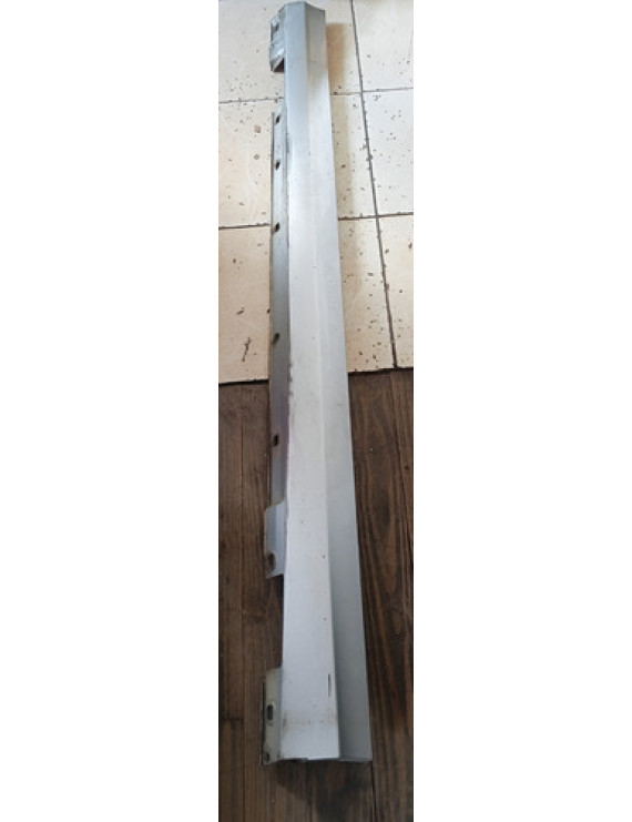 Spoiler Caixa Ar Esquerdo Mercedes C180 2012 Cinza