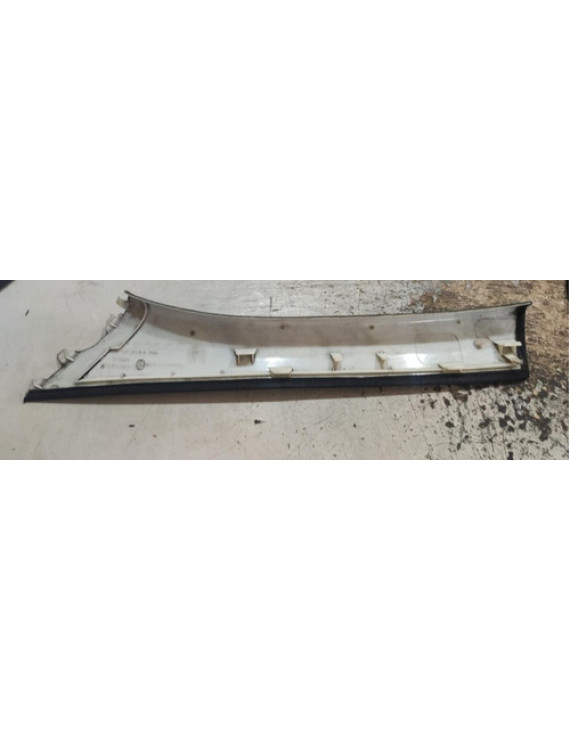 Moldura Interna Parabrisa Direita Mb Cl200 2008 A2036903025