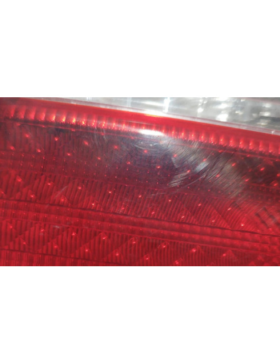 Lanterna Direita Tampa Corolla 1999 2000 2001 2002 Direito/passageiro Vermelho
