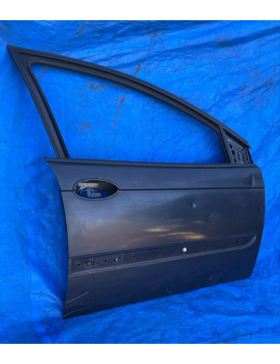 Porta Dianteira Direita C5 2001 - 2005 / Detalhe Dianteira Direita