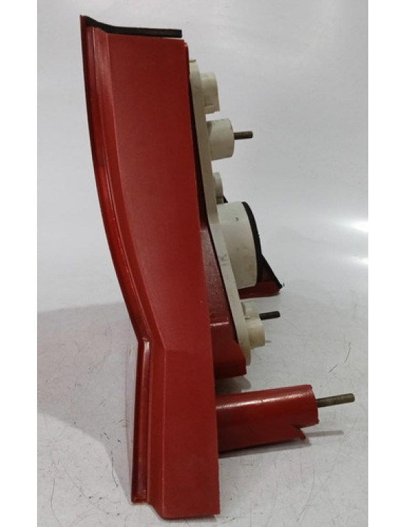 Lanterna Esquerda Ford Focus Sedan 2001 - 2008 Esquerdo/motorista Vermelho