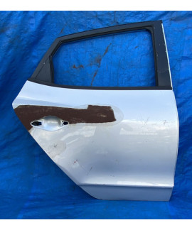 Porta Traseira Direita Ix35 2013 A 2017 / Detalhe Traseira Direita Prateado