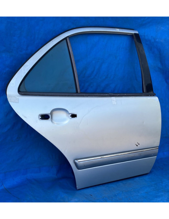 Porta Traseira Direita Mercedes E320 1995 A 2002 Traseira Direita Prateado