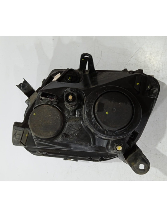 Farol Direito Duster 2013 2014 2015. / Detalhe Direito
