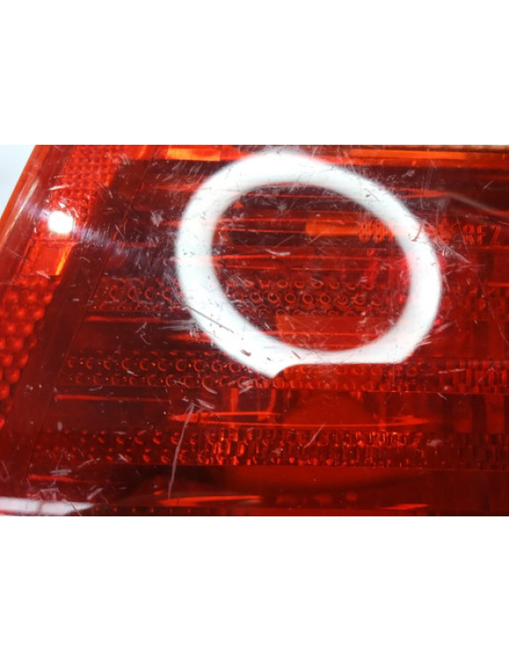Lanterna Direita Tampa Bmw 320 325 1998 1999 2000 Direito/passageiro Vermelho