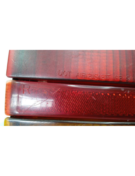 Lanterna Direita Saturn Sl 1991 1992 1993 1994 1995 Direito/passageiro Vermelho