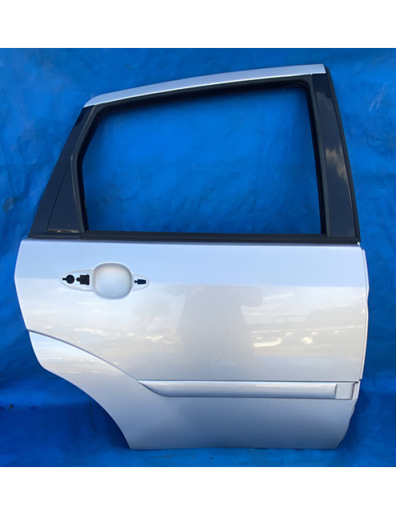 Porta Traseira Direita Focus Sedan 2000 A 2006 Traseira Direita Prateado
