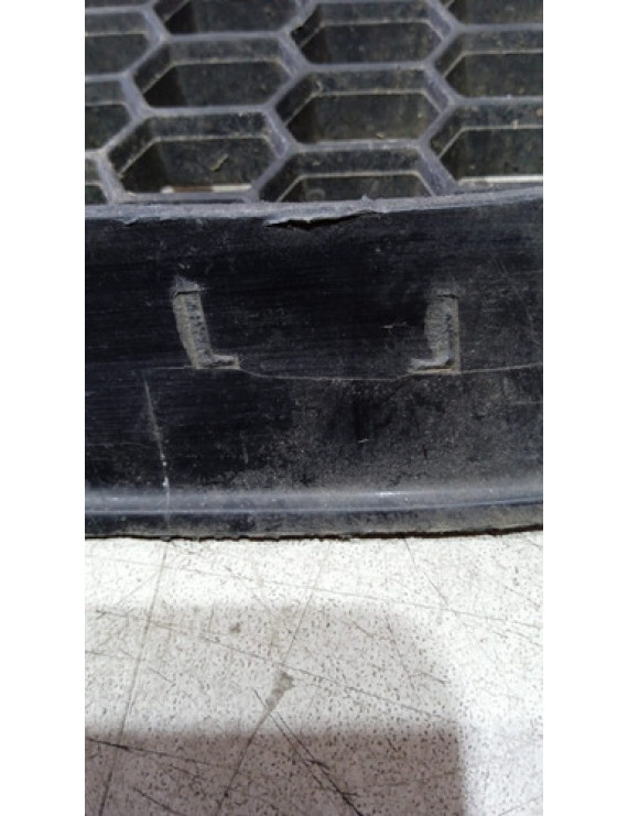 Grade Esquerda Renault Sandero 2008 - 2011 8200612649 Preto Esquerdo