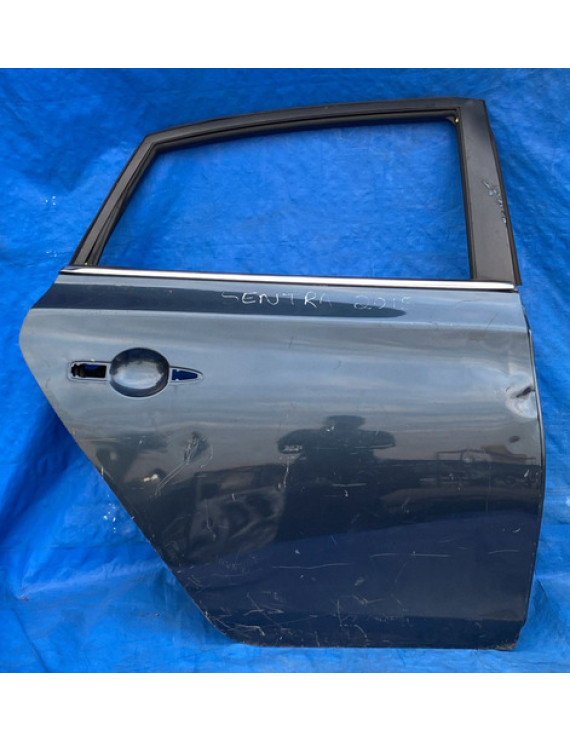 Porta Traseira Direita Sentra 2014 2015 2016 / Detalhe Traseira Direita Preto