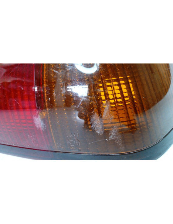 Lanterna Direita Toyota Camry 1997 1998 1999 Direito/passageiro Vermelho
