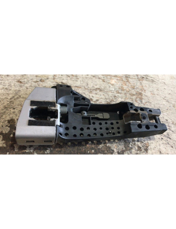 Suporte Maçaneta Externa Dianteira Esquerda Audi Q3 2015 Preto