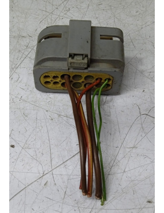 Conector Chicote Mercedes C300 2018 / A0525456026