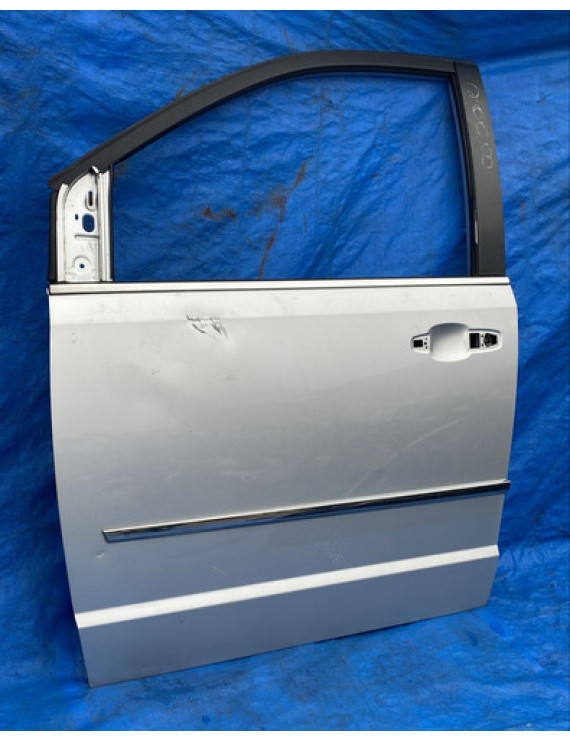Porta Dianteira Esquerda Town & Country 2008 A 2016 Detalhe Dianteira Esquerdo Prateado