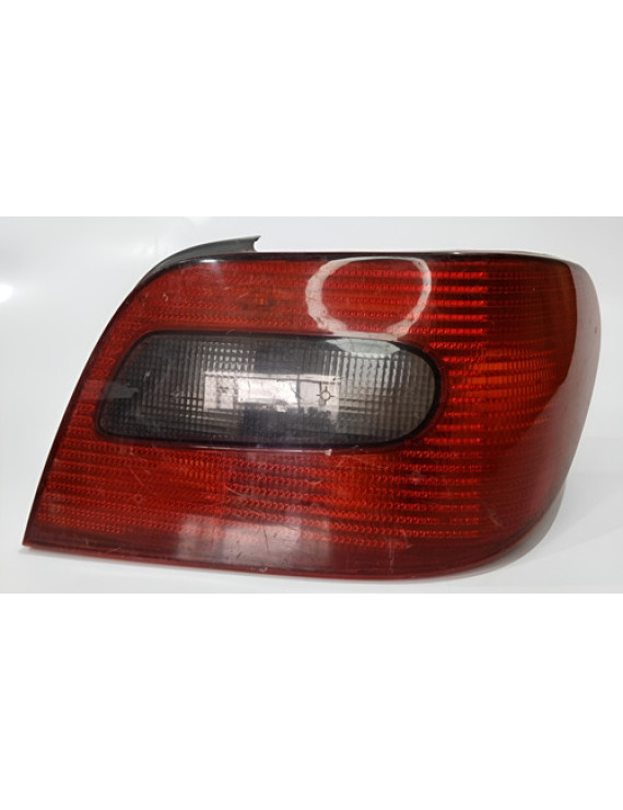 Lanterna Direita Citroen Xsara 1997 - 2005 Detalhe Direito/passageiro Vermelho