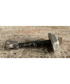 Limitador Porta Traseiro Direito Outlander Gt 2017 Limitador Porta Traseiro Direito Outlander Gt 2017