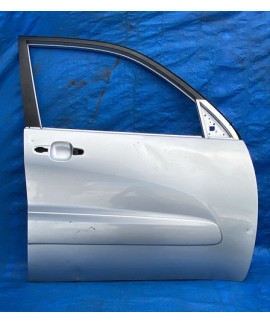 Porta Dianteira Direita Rav4 2000 Á 2005 / Detalhes Dianteira Direita Prateado