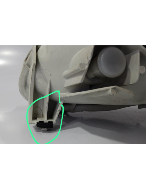 Farol Direito Toyota Corolla Fielder 2003 - 2008 Detalhe Direito/passageiro