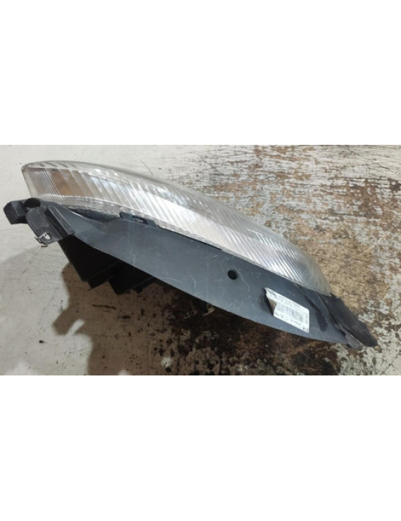 Farol Direito Xsara Picasso 2000 - 2005 Direito