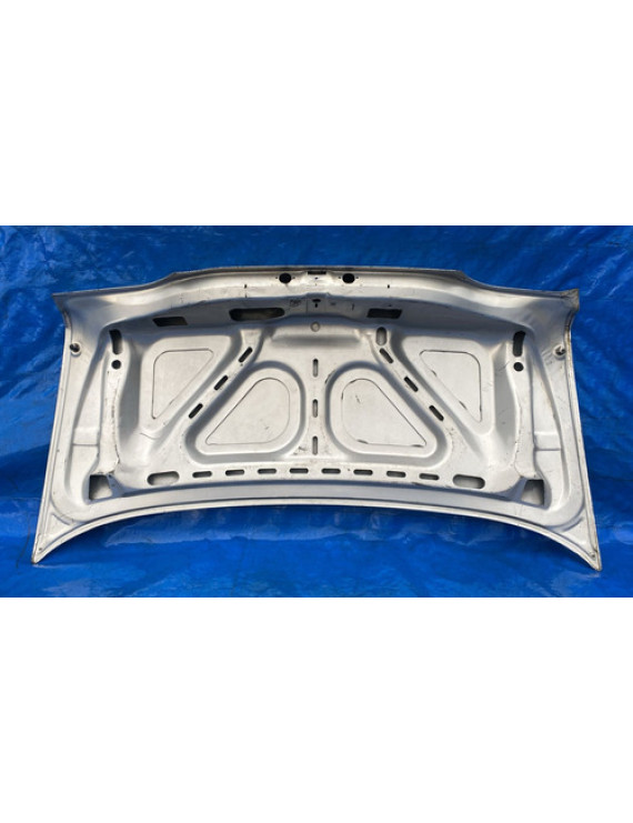 Tampa Traseira Ford Taurus Sedan 1994 1995 / Detalhe Prateado