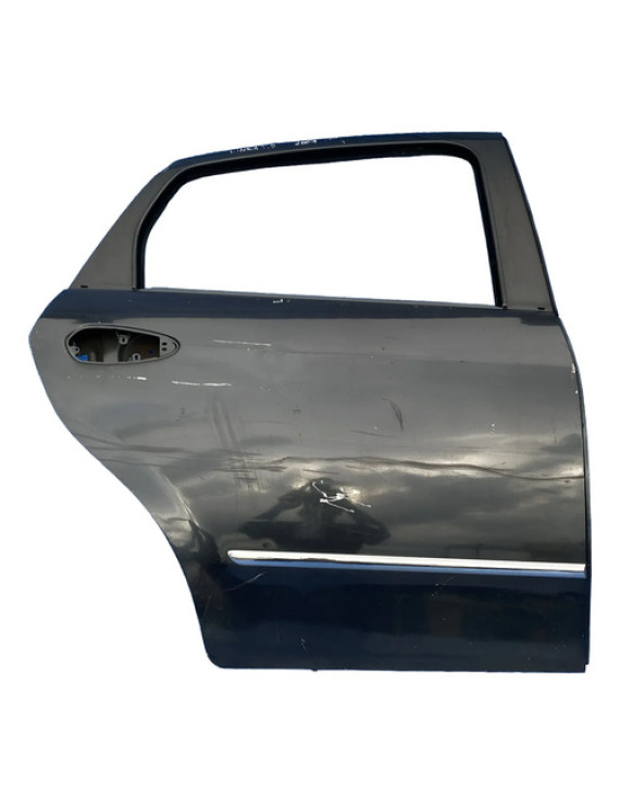 Porta Traseira Direita Fiat Linea 2009 A 2016 / Detalhe Traseira Direita Preto