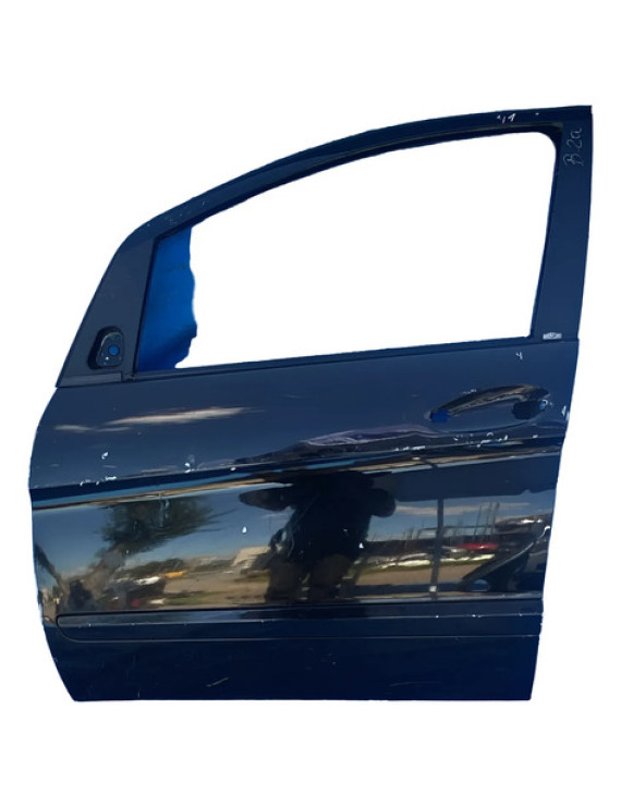 Porta Dianteira Esquerda Mercedes B200 2005 A 2011 Detalhe Dianteira Esquerdo Preto