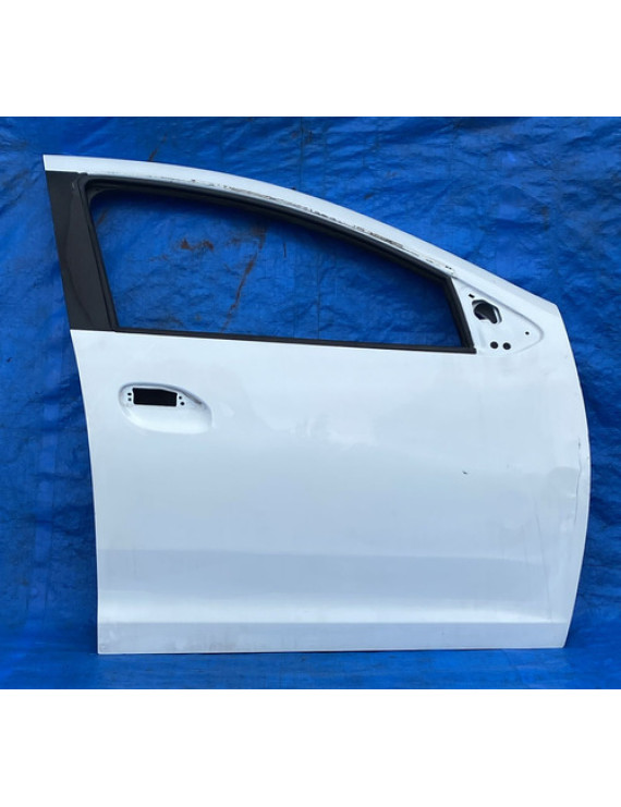 Porta Dianteira Direita Sandero 2014 A 2020 / Detalhe Dianteira Direita Branco