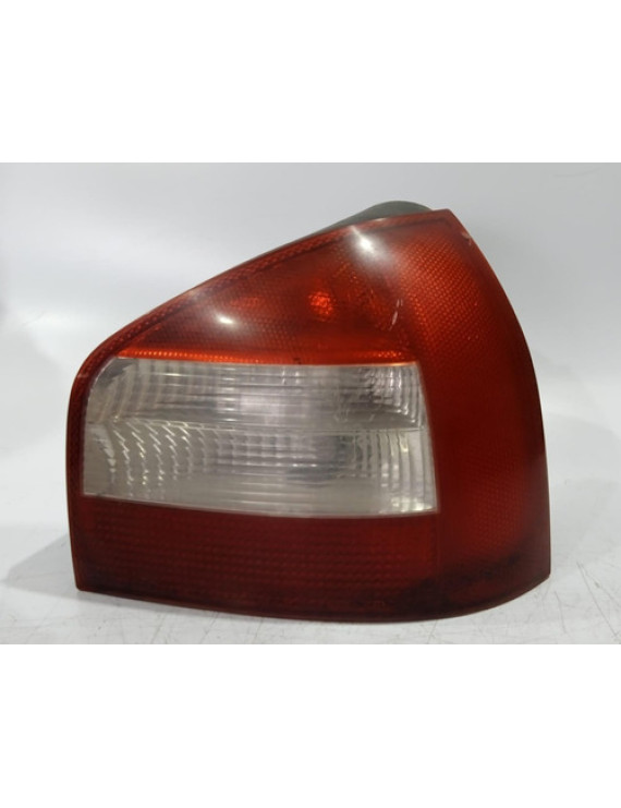 Lanterna Direita Audi A3 2002 2003 2004 2005 / Detalhe Direito/passageiro Vermelho E Transparente