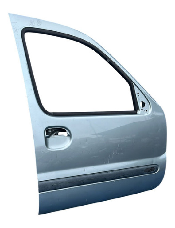 Porta Dianteira Direita Renault Kangoo 2005 A 2012 Detalhe Dianteira Direita Prateado