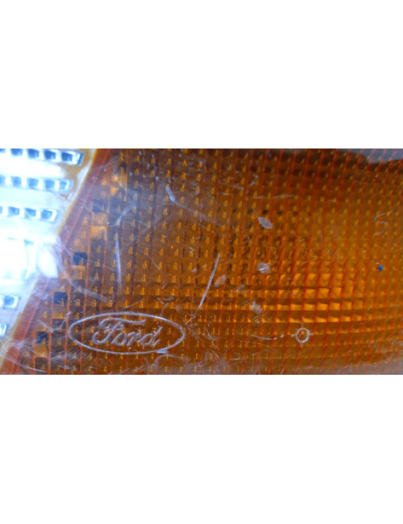 Lanterna Direita Ford Mondeo Sedan 1994 1995 1996 Direito/passageiro Vermelho