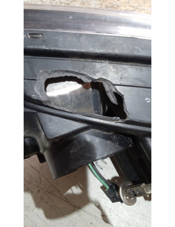 Farol Direito Kia Cerato 2008 - 2013 / Avaria Direito