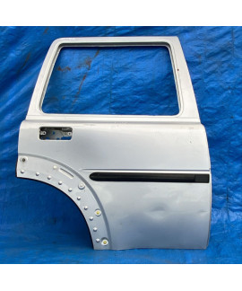 Porta Traseira Direita Freelander 1 2001 - 2006 Detalhes Traseira Direita Prateado