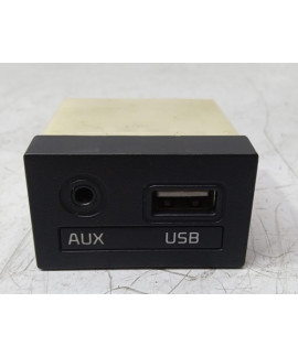 Entrada Aux Usb Auxiliar Cerato 2014 - 2019 Preto