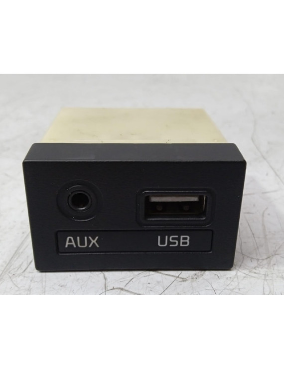 Entrada Aux Usb Auxiliar Cerato 2014 - 2019 Preto