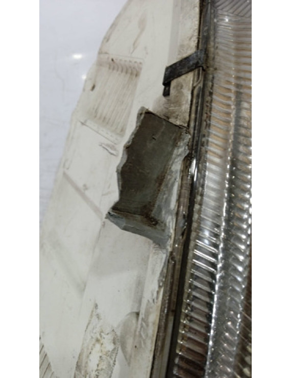 Farol Direito Mercedes Sprinter 2001 2002 2003 / Detalhe Direito